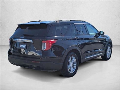 Used 2021 Ford Explorer XLT image 5