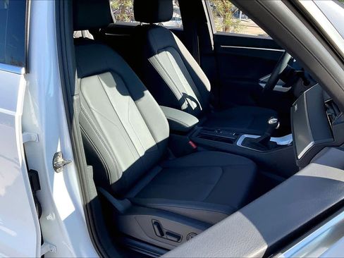 Certified 2025 Audi Q3 2.0T Premium w/ Convenience Package image 8