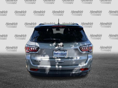 Used 2023 Jeep Compass Latitude w/ Sun and Sound Group AWD/4WD image 9