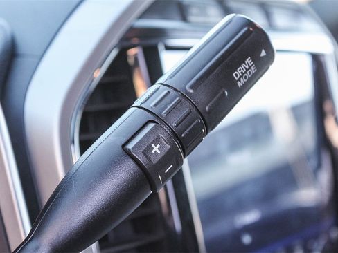 Used 2022 Ford F350 Lariat w/ Black Appearance Package image 24