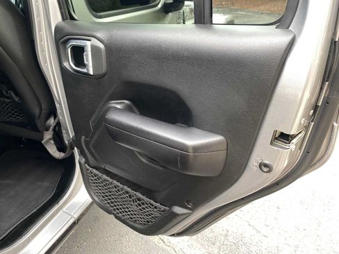 Used 2021 Jeep Wrangler Unlimited Rubicon AWD/4WD image 43