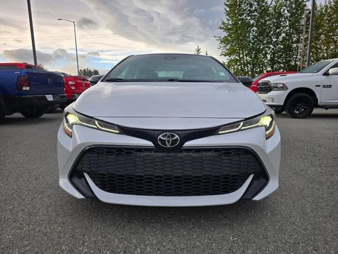 Used 2021 Toyota Corolla Hatchback image 2