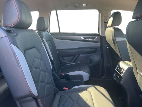 New 2026 Volkswagen Atlas Peak Edition image 18
