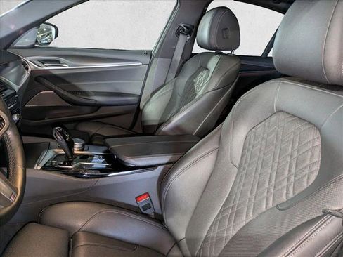 Used 2022 BMW 530i w/ M Sport Package RWD image 19