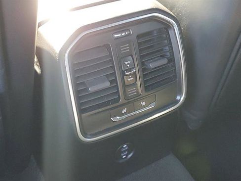 Used 2020 Porsche Macan S image 41