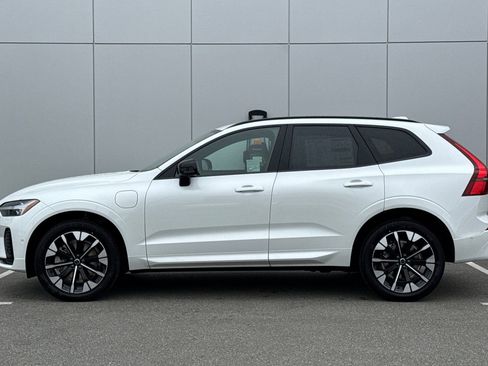 New 2026 Volvo XC60 T8 Plus AWD/4WD image 2