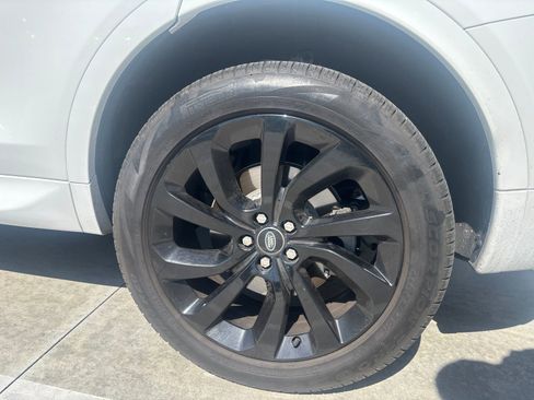 Certified 2023 Land Rover Discovery Sport SE R-Dynamic AWD/4WD image 8