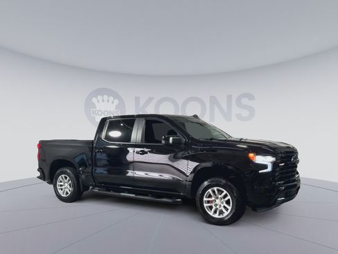 Used 2023 Chevrolet Silverado 1500 RST w/ Convenience Package II AWD/4WD image 2