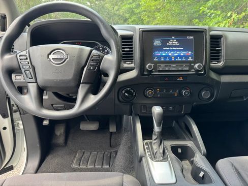 Used 2022 Nissan Frontier S w/ Technology Package AWD/4WD image 11