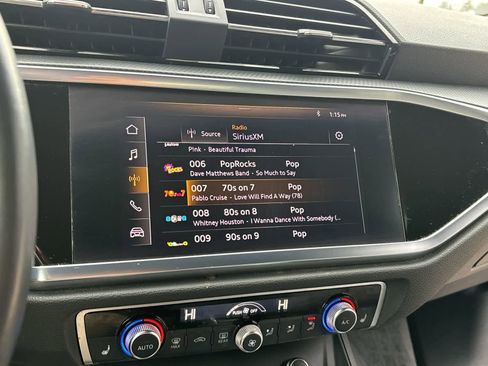 Used 2020 Audi Q3 2.0T Premium image 12