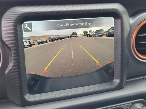 Used 2022 Jeep Gladiator Mojave w/ Cold Weather Group AWD/4WD image 18
