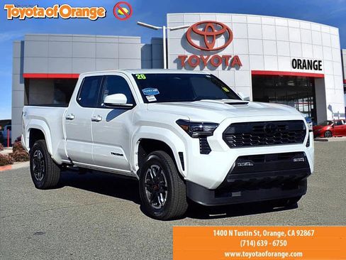 Used 2026 Toyota Tacoma TRD Sport image 1