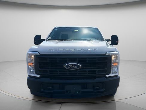 Used 2023 Ford F250 XL RWD image 2
