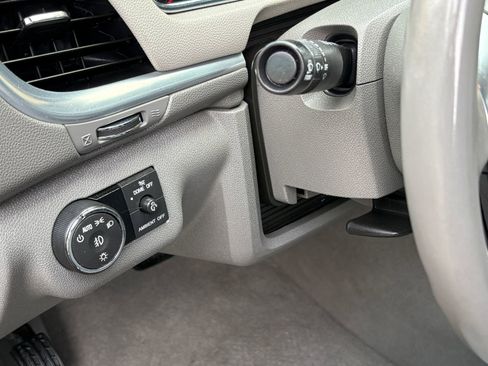 Used 2017 Chevrolet Traverse LT image 14