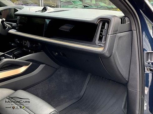 Used 2025 Porsche Cayenne Turbo GT image 14