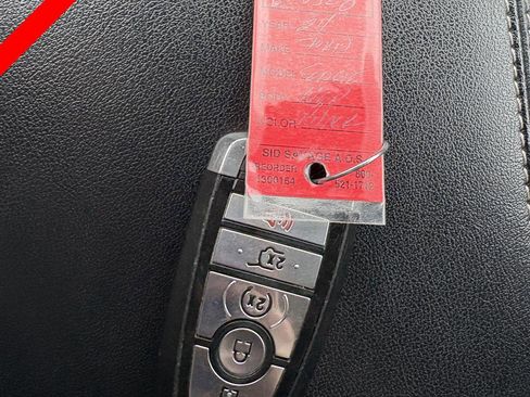 Used 2024 Ford Edge Titanium image 29