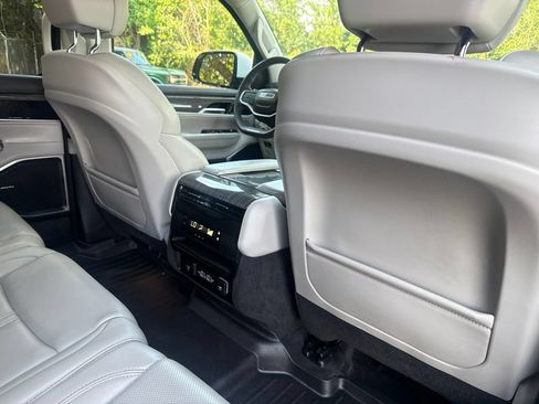 Used 2022 Jeep Wagoneer Series II RWD image 14