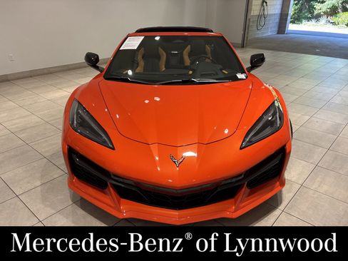 Used 2025 Chevrolet Corvette Z06 w/ Stealth Interior Trim Package RWD image 2
