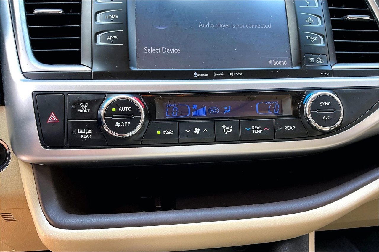 Used 2016 Toyota Highlander XLE FWD image 25