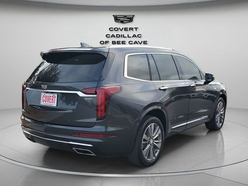 Used 2022 Cadillac XT6 Premium Luxury image 9