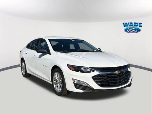 Used 2023 Chevrolet Malibu LT image 3