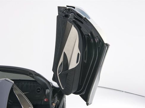 Used 2022 McLaren 765LT RWD image 32