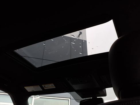 Certified 2024 Nissan Armada SL w/ Midnight Edition Package image 15