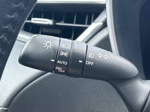 Used 2023 Toyota Corolla Cross XLE w/ Convenience Package FWD image 33