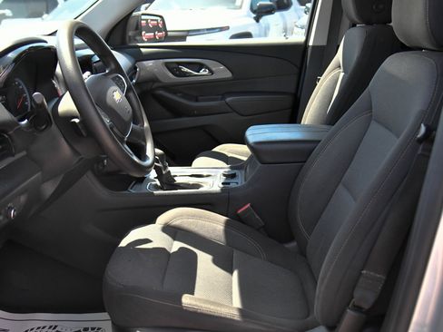 Used 2021 Chevrolet Traverse LS FWD image 16