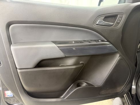 Used 2022 Chevrolet Colorado Z71 w/ Safety Package image 12