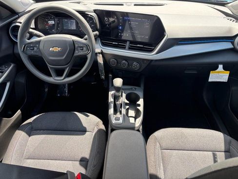 New 2026 Chevrolet Trax LS w/ LS Convenience Package FWD image 6