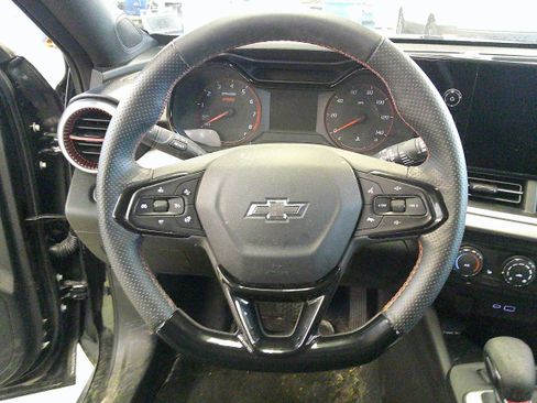 Used 2024 Chevrolet Trax RS w/ Driver Confidence Package image 15