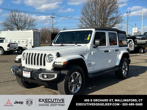 Used 2022 Jeep Wrangler Unlimited Sahara w/ Cold Weather Group AWD/4WD image 1