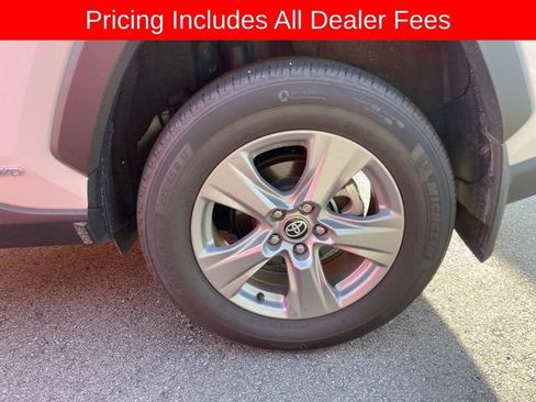 Used 2025 Toyota RAV4 XLE w/ Convenience Package AWD/4WD image 3