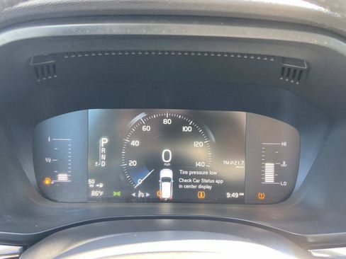 Used 2019 Volvo XC60 T6 Momentum w/ Premium Package AWD/4WD image 23