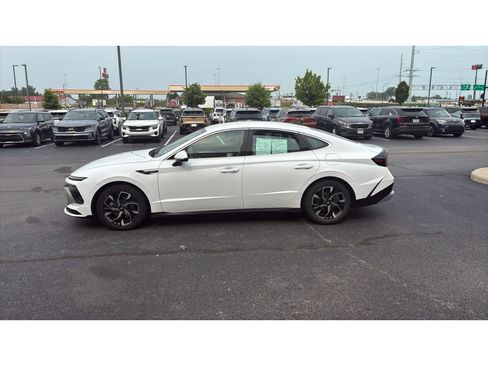 Used 2024 Hyundai Sonata SEL FWD image 4