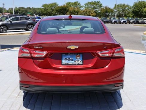 Used 2019 Chevrolet Malibu LT FWD image 4