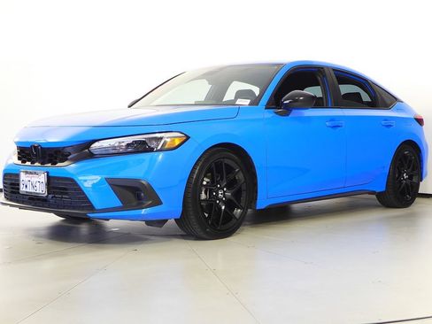 Used 2024 Honda Civic Sport image 2