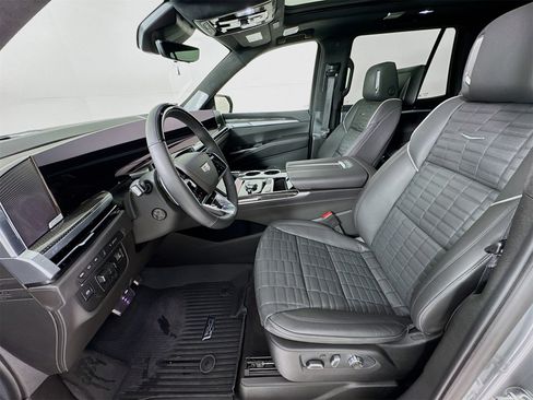 Used 2025 Cadillac Escalade V image 23