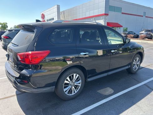 Used 2020 Nissan Pathfinder SV w/ Cargo Package image 6