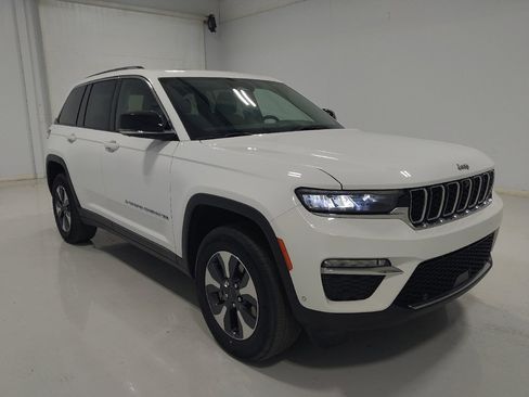 Used 2022 Jeep Grand Cherokee Limited 4xe w/ Luxury Tech Group II AWD/4WD image 13
