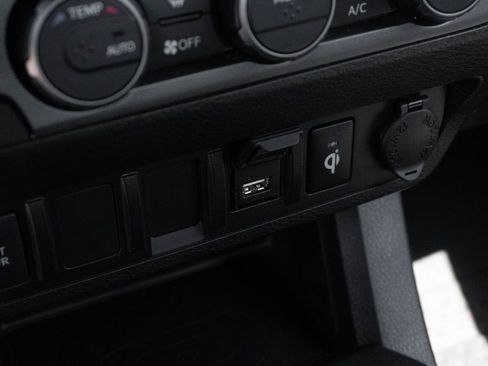 Used 2022 Toyota Tacoma TRD Sport w/ Black Out Package (TMS) image 34