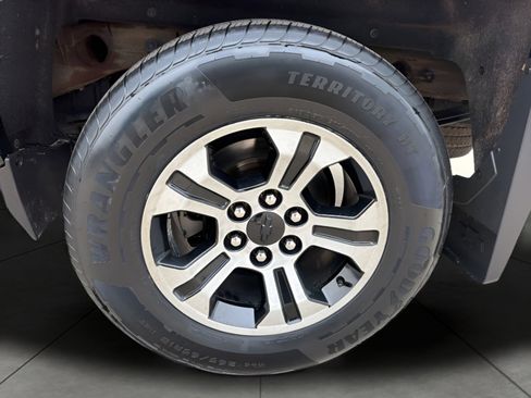 Used 2017 Chevrolet Silverado 1500 LTZ Z71 w/ LTZ Plus Package image 11