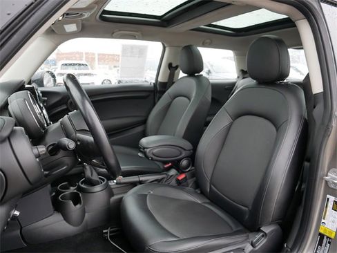 Used 2018 MINI Cooper 2-Door Hardtop w/ Cold Weather Package image 15