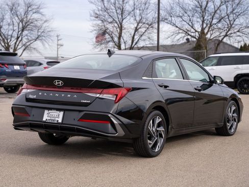 Certified 2024 Hyundai Elantra Limited image 7