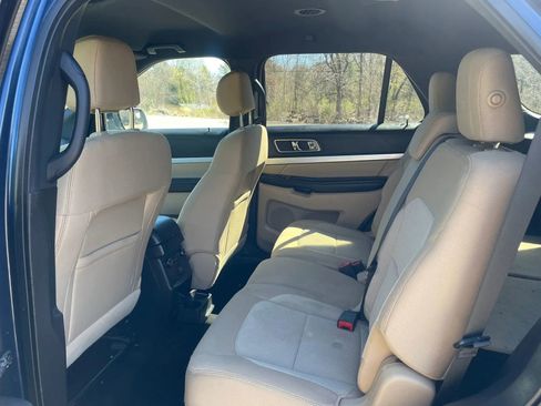 Used 2017 Ford Explorer XLT AWD/4WD image 15