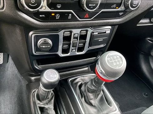 Used 2024 Jeep Wrangler Unlimited Sport AWD/4WD image 24