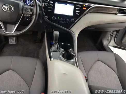 Used 2018 Toyota Camry LE image 17