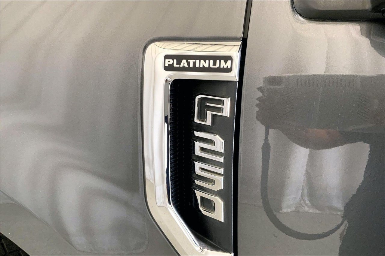 Used 2019 Ford F250 Platinum w/ Platinum Ultimate Package AWD/4WD image 9
