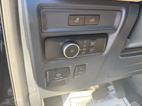 Certified 2024 Ford Expedition Limited image 31